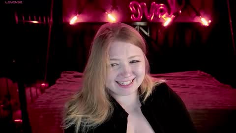 TinkerrBelll online show from February 18, 8:27 pm