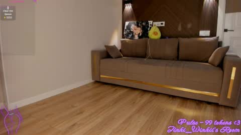 Snapshot of tinki_winkii chatting on May 17, 3:04 am Tina online show from May 17, 3:04 am