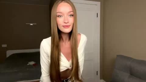 Snapshot of tinkibinky chatting on June 28, 3:51 pm Leila online show from June 28, 3:51 pm