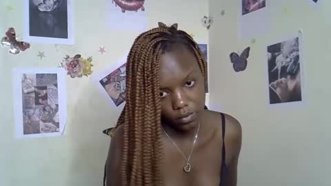 tinnie_e online show from January 11, 2:11 pm