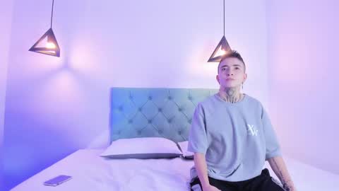 TINNY AND CANDY online show from December 5, 1:38 pm
