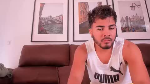 Snapshot of tinoclandestino chatting on December 15, 11:12 am tinoclandestino online show from December 15, 11:12 am