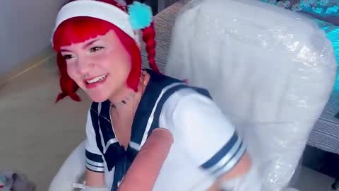 Snapshot of tiny__emmy chatting on November 15, 6:55 am Emmy blue berry1 online show from November 15, 6:55 am