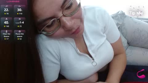 Tiny Caroline online show from April 17, 9:07 pm