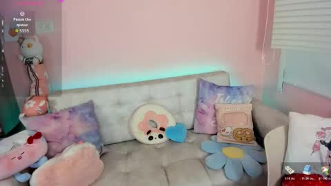 Snapshot of tiny_cora chatting on December 5, 4:36 pm tiny_cora online show from December 5, 4:36 pm