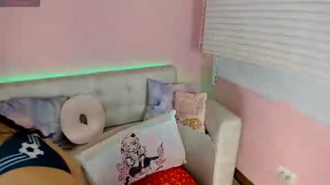 Snapshot of tiny_cora chatting on June 22, 4:48 pm tiny_cora online show from June 22, 4:48 pm