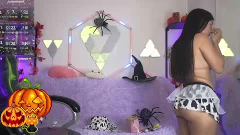 Snapshot of tiny_vixen_ chatting on October 20, 2:39 pm tiny_vixen_ online show from October 20, 2:39 pm