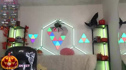 Snapshot of tiny_vixen_ chatting on October 23, 1:54 pm tiny_vixen_ online show from October 23, 1:54 pm