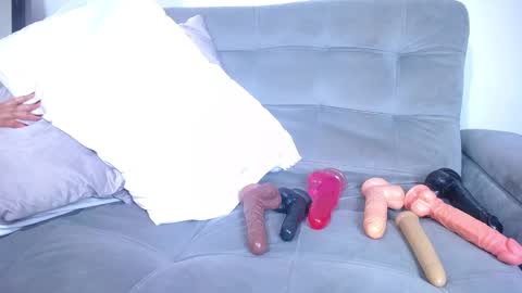 Snapshot of tiny_whore18 chatting on February 18, 7:10 pm tiny_whore18 online show from February 18, 7:10 pm