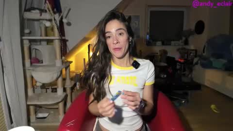 Tiny online show from October 8, 4:32 am