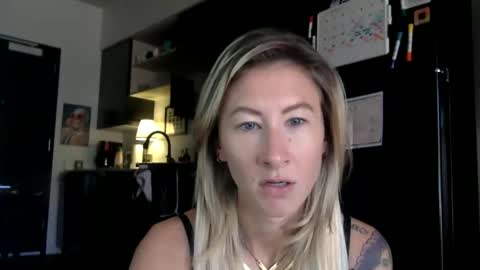 Snapshot of tinyandtatted420 chatting on October 26, 4:13 pm tinyandtatted420 online show from October 26, 4:13 pm