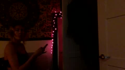 Snapshot of tinyandtatted420 chatting on November 23, 12:54 am tinyandtatted420 online show from November 23, 12:54 am