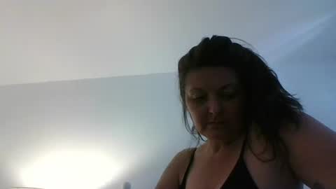 tinyassbossymilf online show from December 22, 7:33 pm