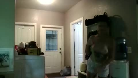 tinyassbossymilf online show from June 8, 2:06 pm