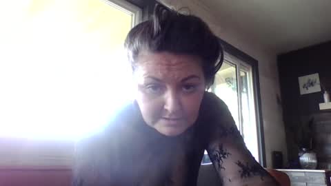 Snapshot of tinyassbossymilf chatting on June 22, 8:50 pm tinyassbossymilf online show from June 22, 8:50 pm