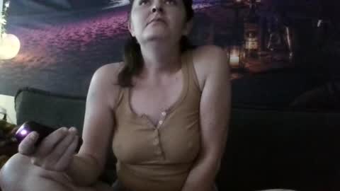 Snapshot of tinyassbossymilf chatting on June 27, 5:07 pm tinyassbossymilf online show from June 27, 5:07 pm