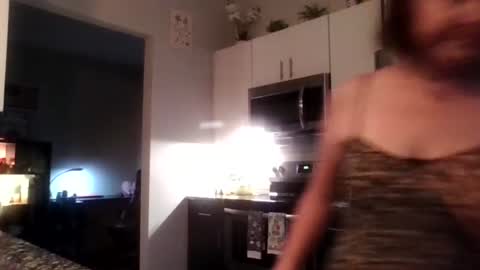 Snapshot of tinyassbossymilf chatting on July 10, 10:01 pm tinyassbossymilf online show from July 10, 10:01 pm