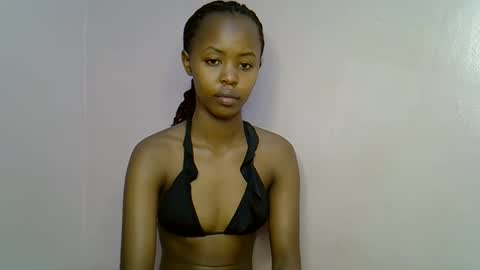 Snapshot of tinybarbie_ chatting on October 15, 10:10 pm Barbie online show from October 15, 10:10 pm