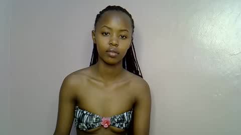 Snapshot of tinybarbie_ chatting on October 18, 3:20 am Barbie online show from October 18, 3:20 am