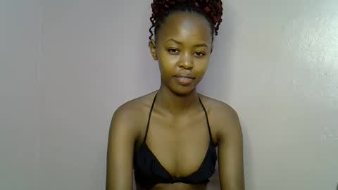 Snapshot of tinybarbie_ chatting on October 19, 5:19 am Barbie online show from October 19, 5:19 am