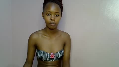 Snapshot of tinybarbie_ chatting on October 25, 3:40 pm Barbie online show from October 25, 3:40 pm