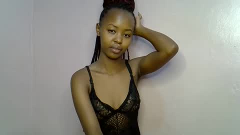 Snapshot of tinybarbie_ chatting on October 27, 11:09 pm Barbie online show from October 27, 11:09 pm