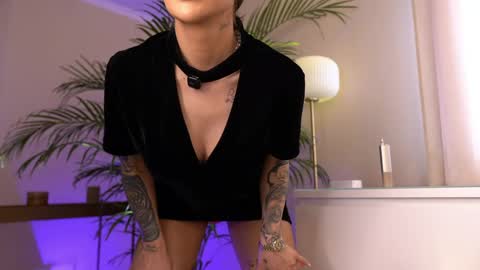 Anissa online show from April 6, 2:40 pm