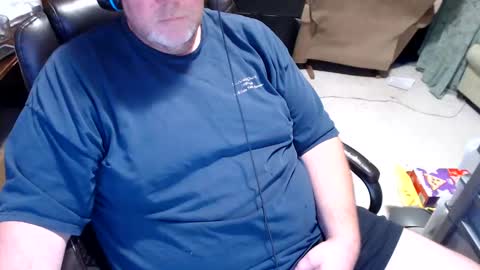 Snapshot of tinyhubba chatting on January 10, 7:32 pm tinyhubba online show from January 10, 7:32 pm