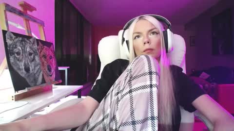 stage Kylie Sinner  brand CLITBAIT online show from October 21, 4:13 am