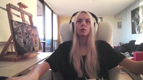 stage Kylie Sinner  brand CLITBAIT online show from November 2, 8:44 pm