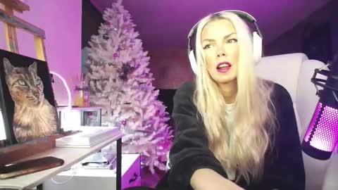 stage Kylie Sinner  brand CLITBAIT online show from January 14, 11:27 am