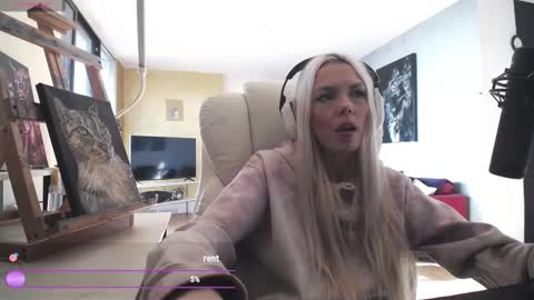 stage Kylie Sinner  brand CLITBAIT online show from March 3, 8:04 pm