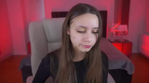 tinynataliee online show from February 8, 8:45 pm