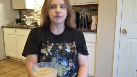 Snapshot of tinywithtiddies chatting on October 21, 1:34 pm tinywithtiddies online show from October 21, 1:34 pm