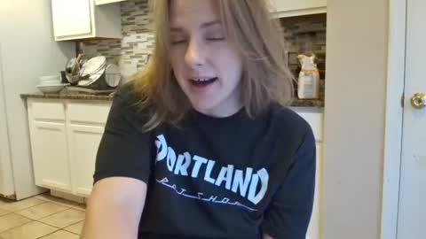 Snapshot of tinywithtiddies chatting on October 25, 1:40 pm tinywithtiddies online show from October 25, 1:40 pm