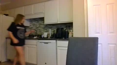 Snapshot of tinywithtiddies chatting on December 5, 1:31 pm tinywithtiddies online show from December 5, 1:31 pm