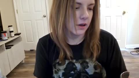 Snapshot of tinywithtiddies chatting on January 17, 5:34 am tinywithtiddies online show from January 17, 5:34 am