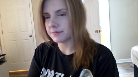 Snapshot of tinywithtiddies chatting on March 22, 2:48 am tinywithtiddies online show from March 22, 2:48 am