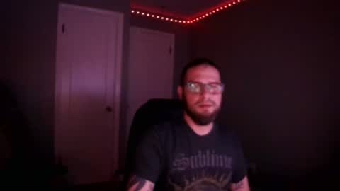 Snapshot of tippertonight chatting on December 7, 3:58 am tippertonight online show from December 7, 3:58 am
