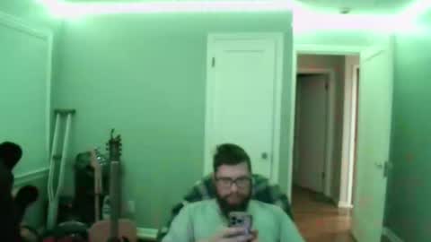 Snapshot of tippertonight chatting on October 26, 7:25 am tippertonight online show from October 26, 7:25 am