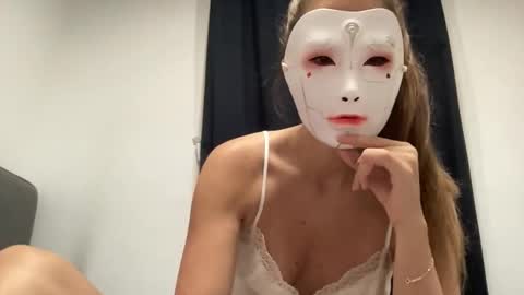 Tinks online show from October 26, 9:31 pm