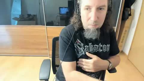 Snapshot of tirolerboy27 chatting on July 20, 11:56 am Tirolerboy27 online show from July 20, 11:56 am