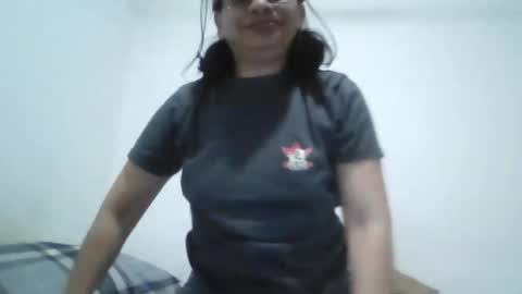 Snapshot of titssmall123 chatting on October 17, 11:07 pm Ester online show from October 17, 11:07 pm