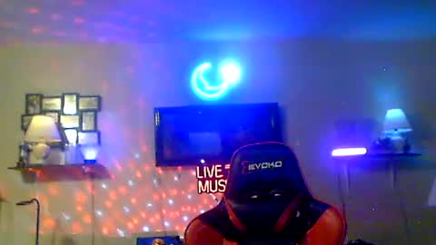 Snapshot of tkthedj chatting on July 5, 5:58 am TK online show from July 5, 5:58 am