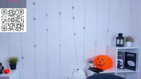 2 GMT Mo Tu We Th Fr 10am-4am online show from October 30, 10:10 pm