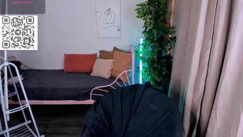 2 GMT Mo Tu We Th Fr 10am-4am online show from November 3, 9:59 pm