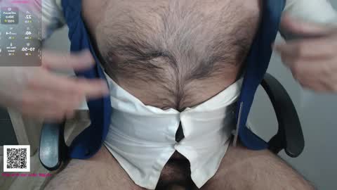 Snapshot of toaster1993 chatting on February 5, 5:17 pm Leonel online show from February 5, 5:17 pm