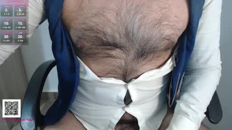 Snapshot of toaster1993 chatting on February 12, 8:48 pm Leonel online show from February 12, 8:48 pm