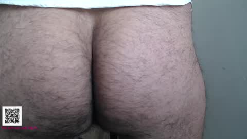 Snapshot of toaster1993 chatting on March 24, 8:41 am Leonel online show from March 24, 8:41 am