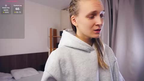 Mary online show from December 5, 6:22 am